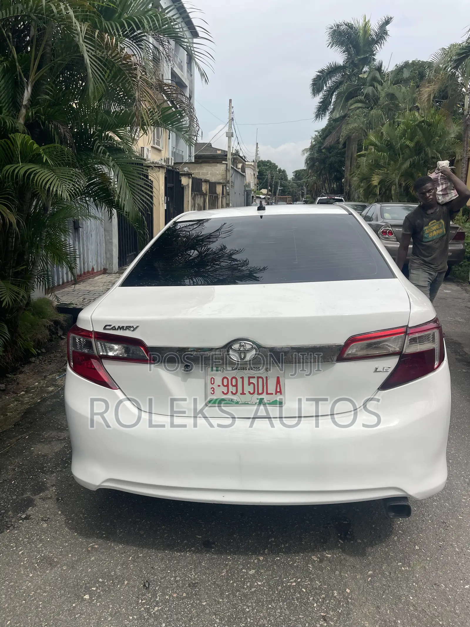 Toyota Camry LE 4dr Sedan (2.5L 4cyl 6A) 2014 White