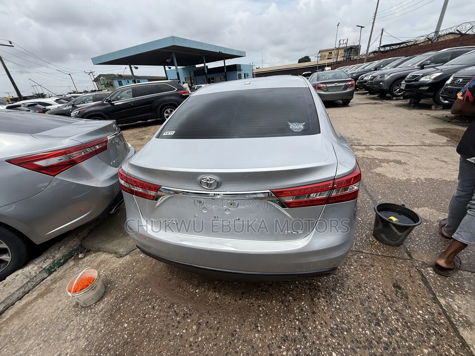 Toyota Avalon XLE Premium Sedan FWD (3.5L 6cyl 6A) 2013 Silver
