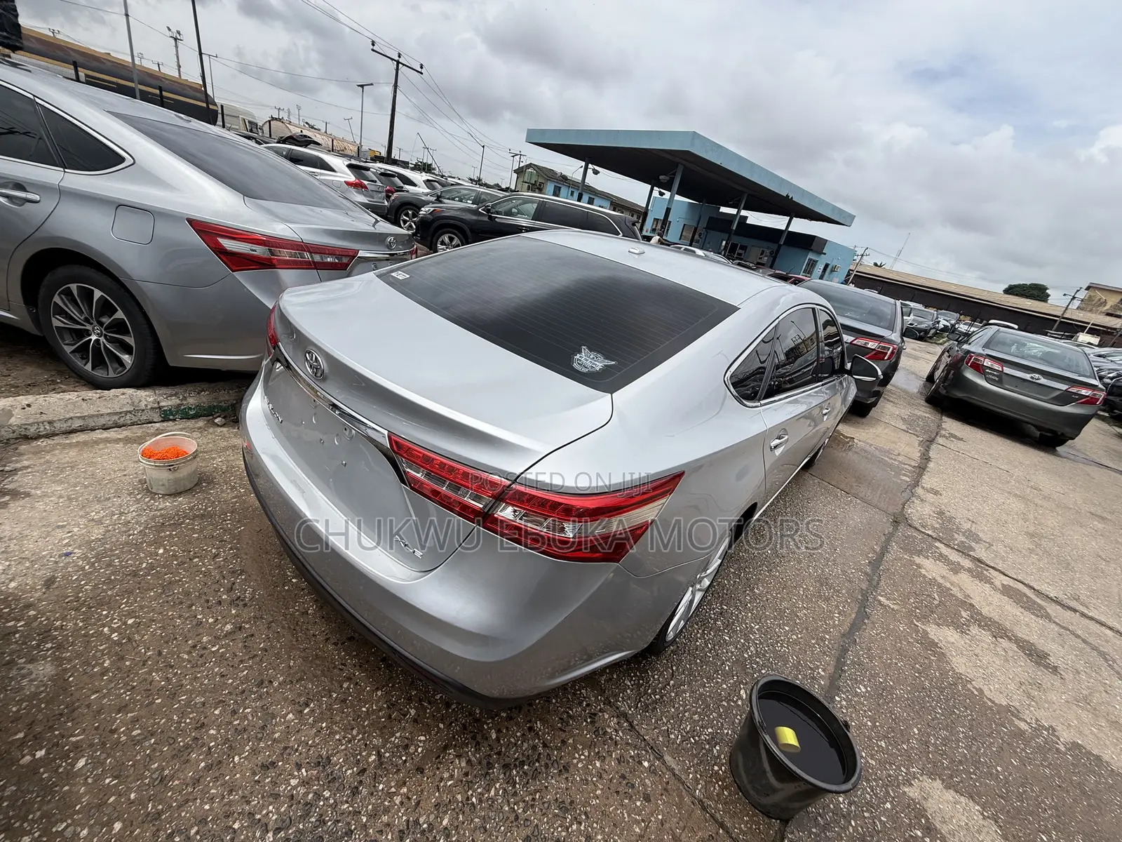 Toyota Avalon XLE Premium Sedan FWD (3.5L 6cyl 6A) 2013 Silver