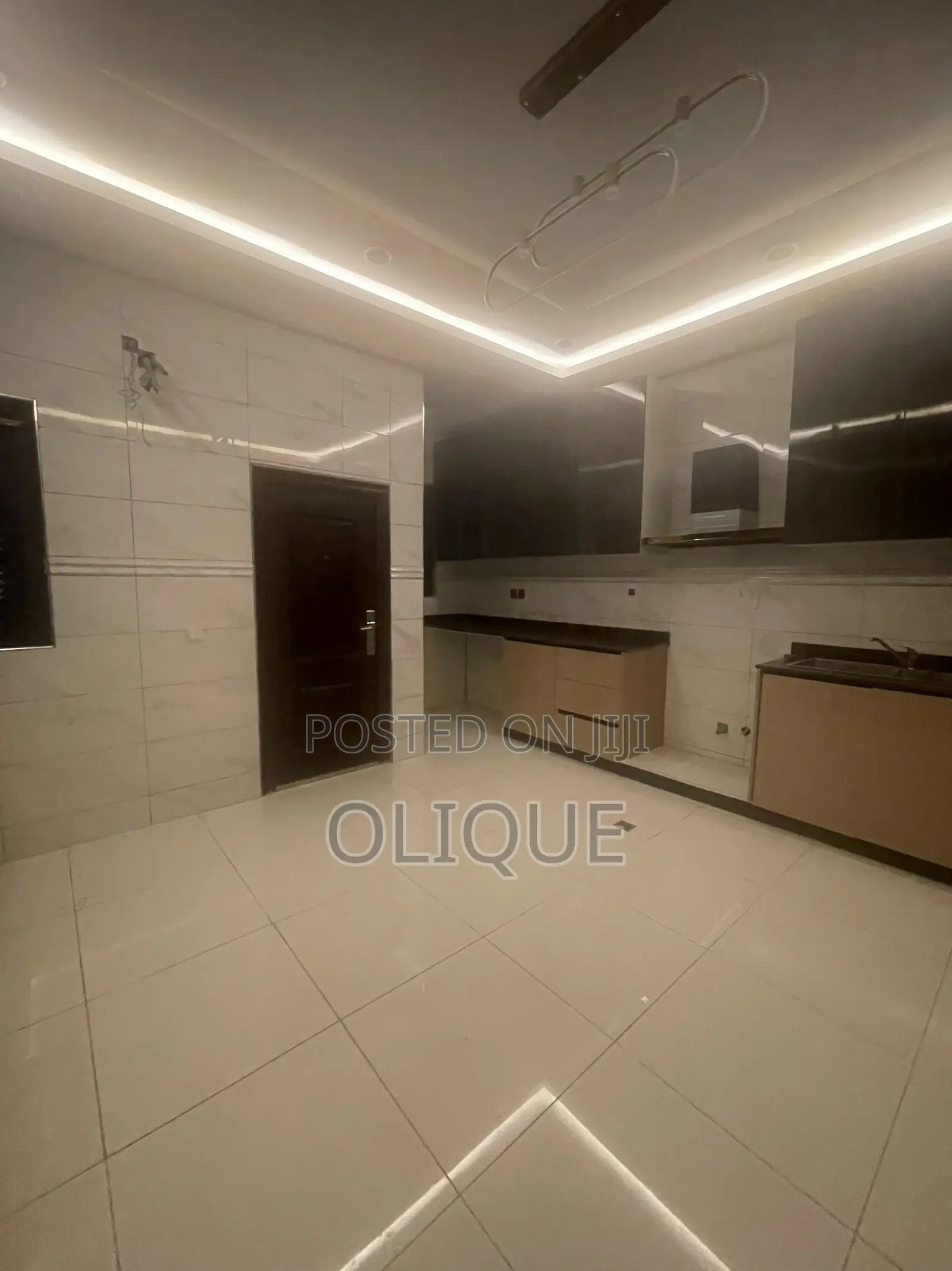 20bdrm Block of Flats in Maitama for rent