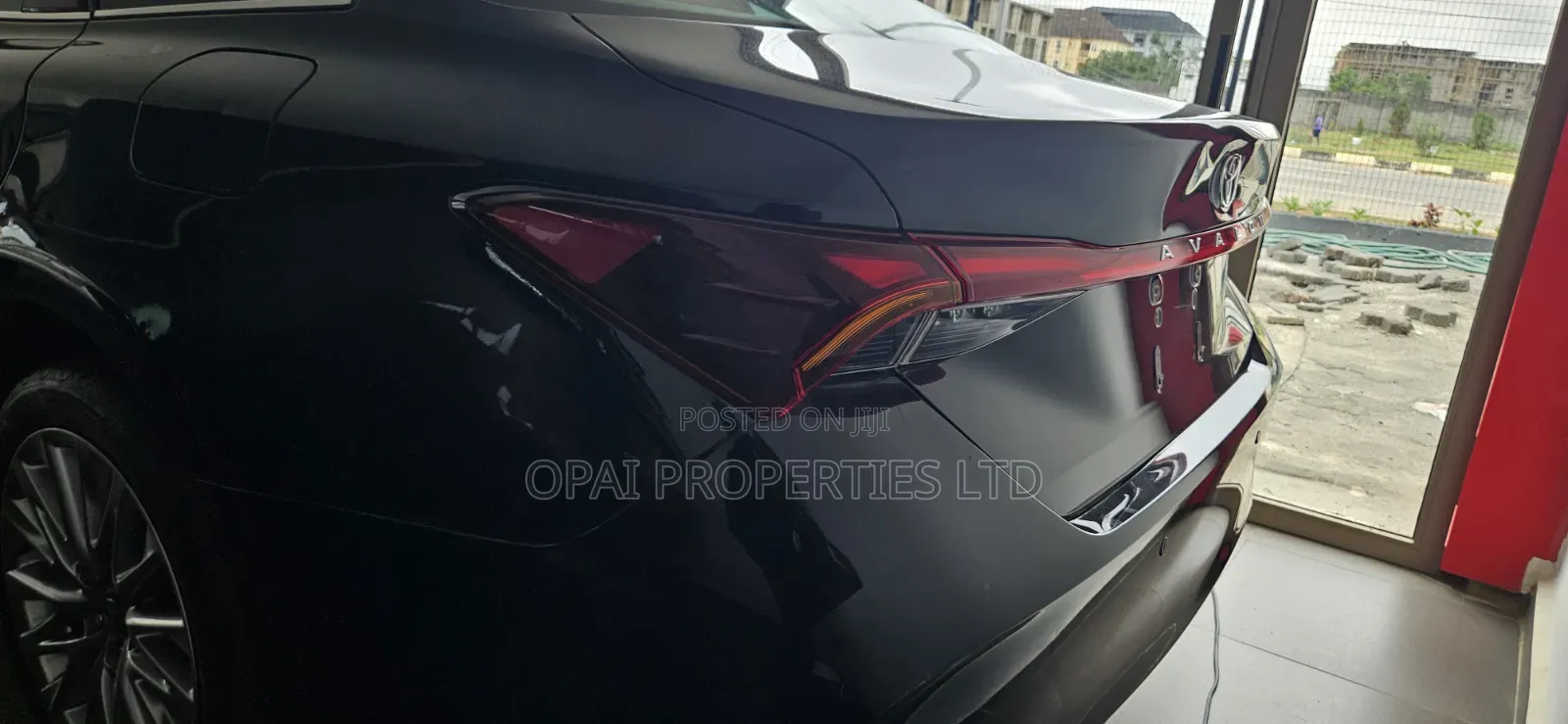 Toyota Avalon 2025 Black