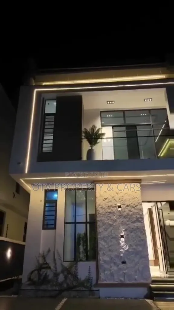 5bdrm Duplex in Lekki Expressway for sale