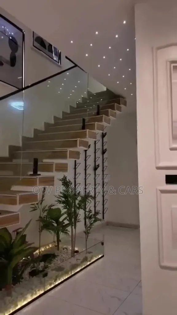 5bdrm Duplex in Lekki Expressway for sale