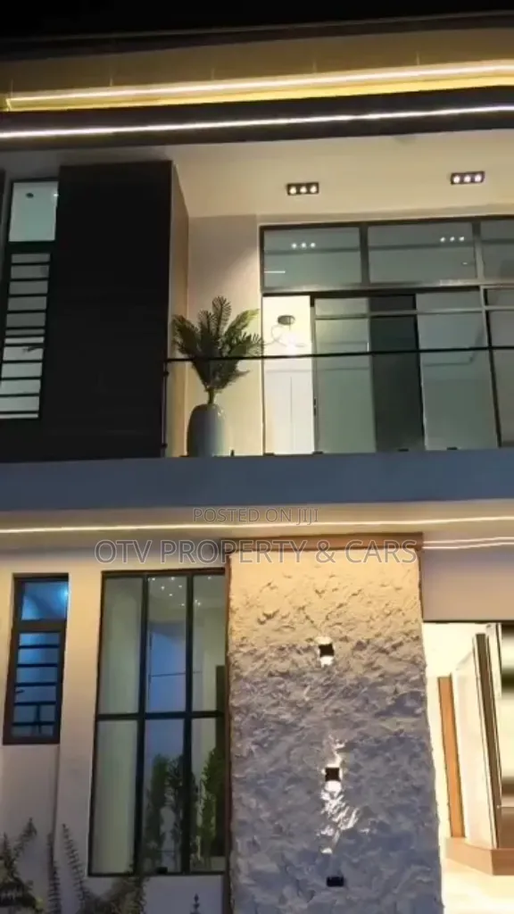 5bdrm Duplex in Lekki Expressway for sale