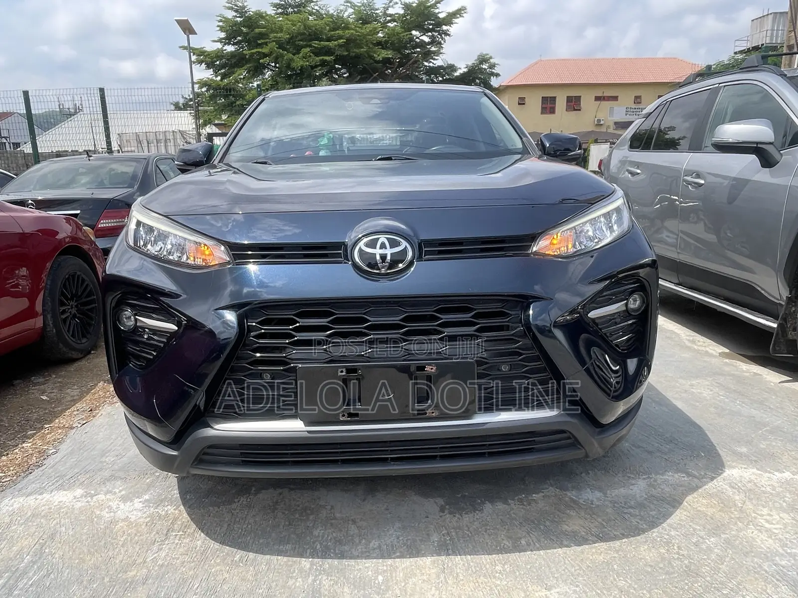 Toyota RAV4 XLE AWD 2023 Gray