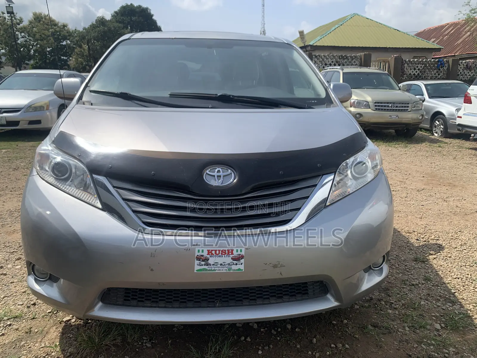 Toyota Sienna XLE 8 Passenger 2011 Silver