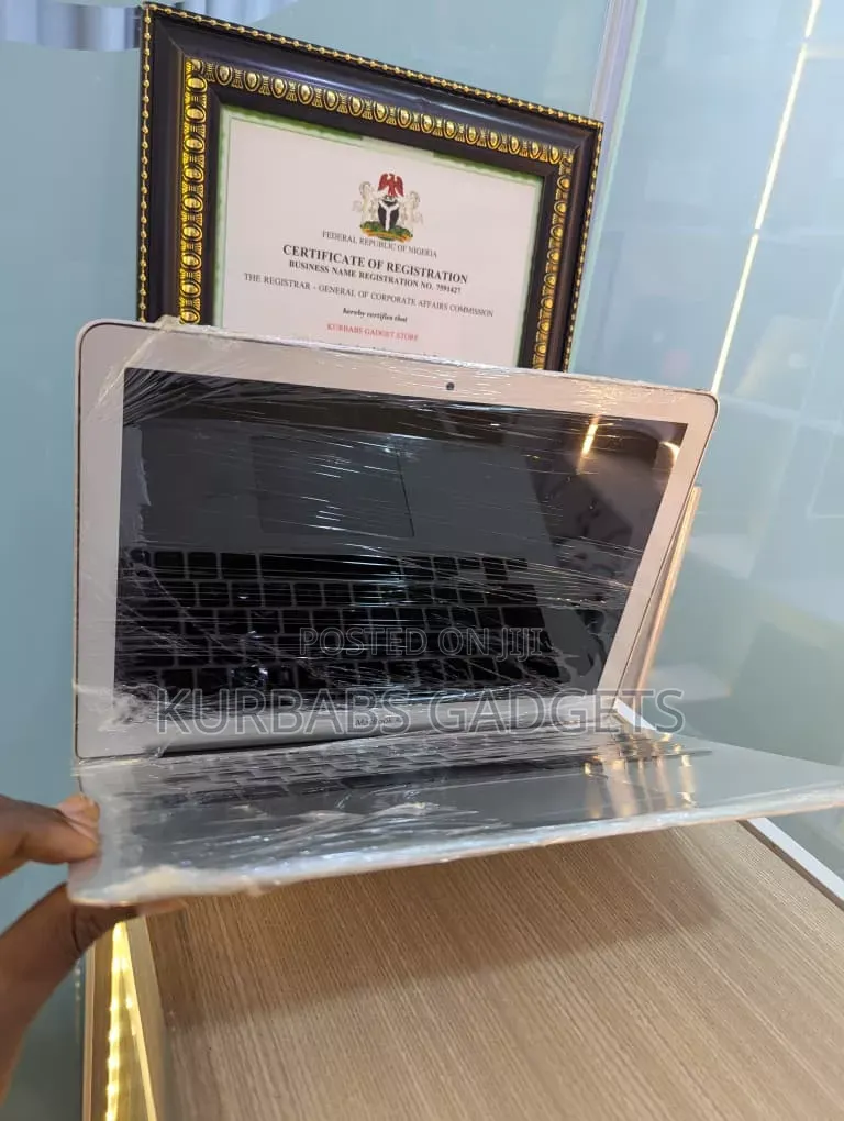 Laptop Apple MacBook Air 2018 8GB Intel Core i5 SSD 128GB