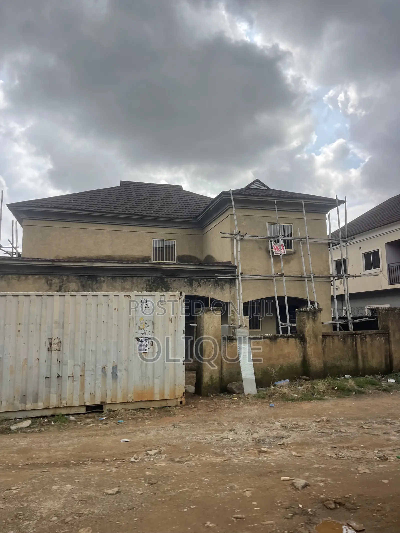 5bdrm Duplex in Dawaki for sale