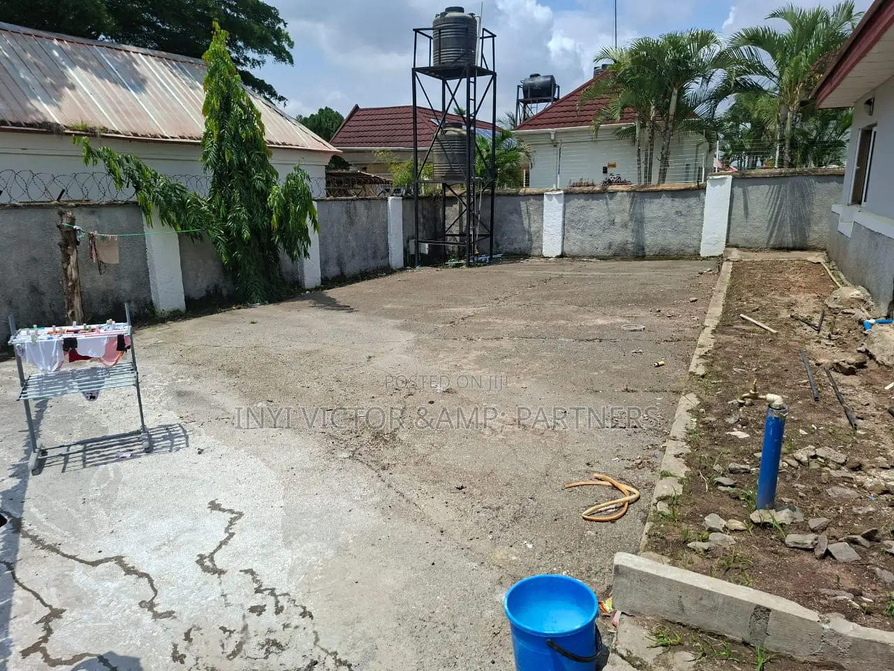 3bdrm Bungalow in Galadimawa for sale