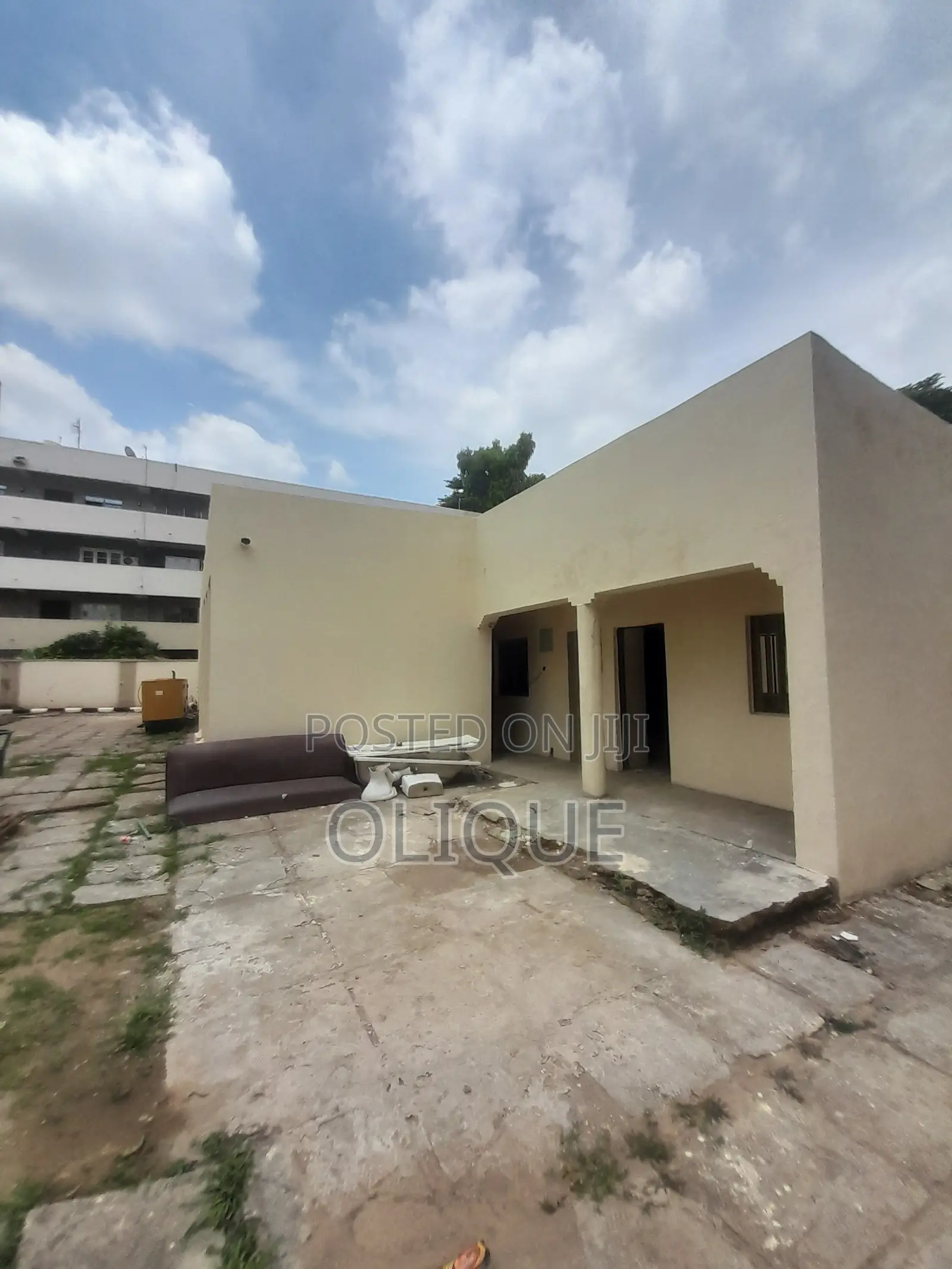 20bdrm Block of Flats in Wuse 2 for rent