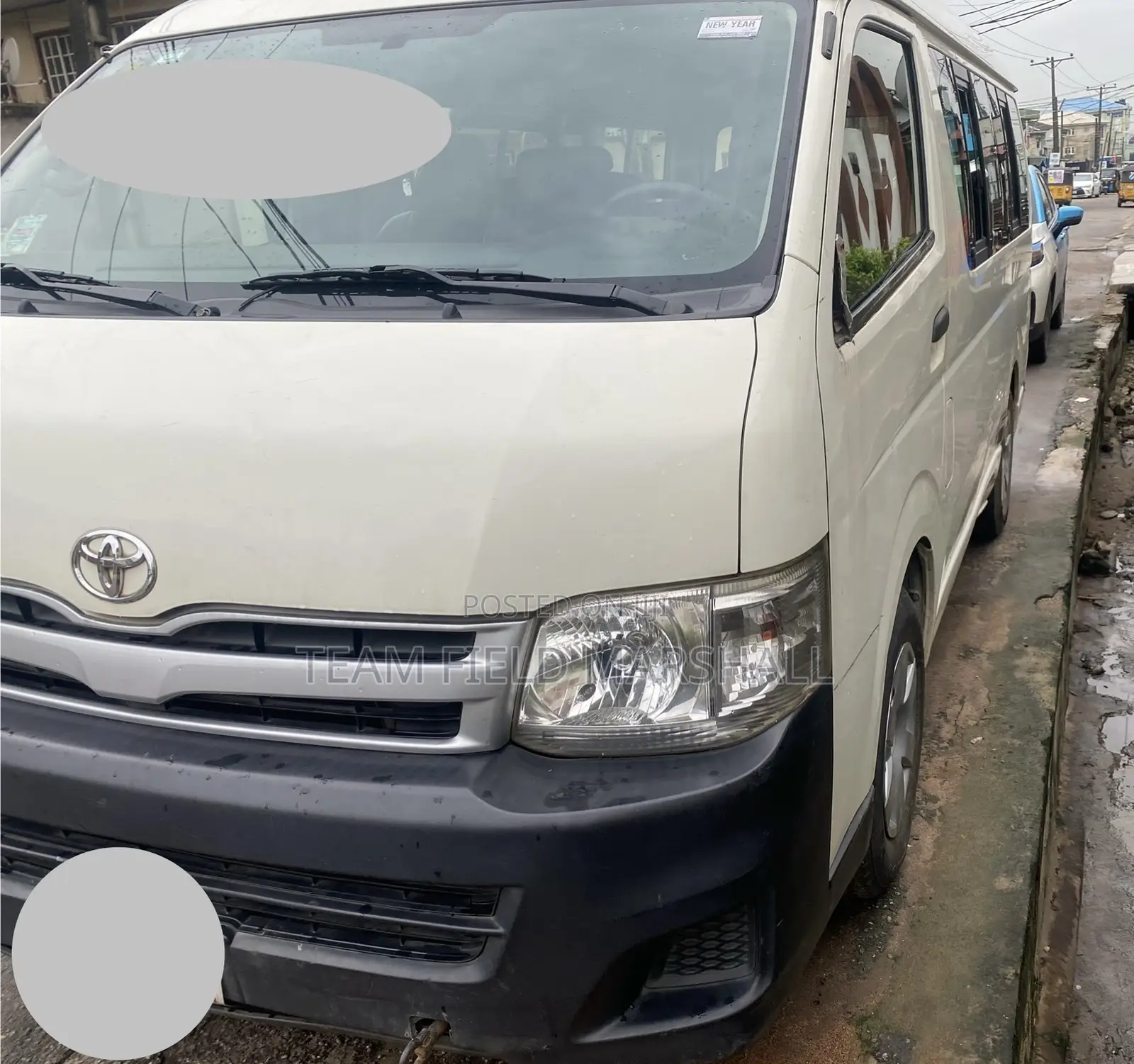 Toyota HiAce 2011 White