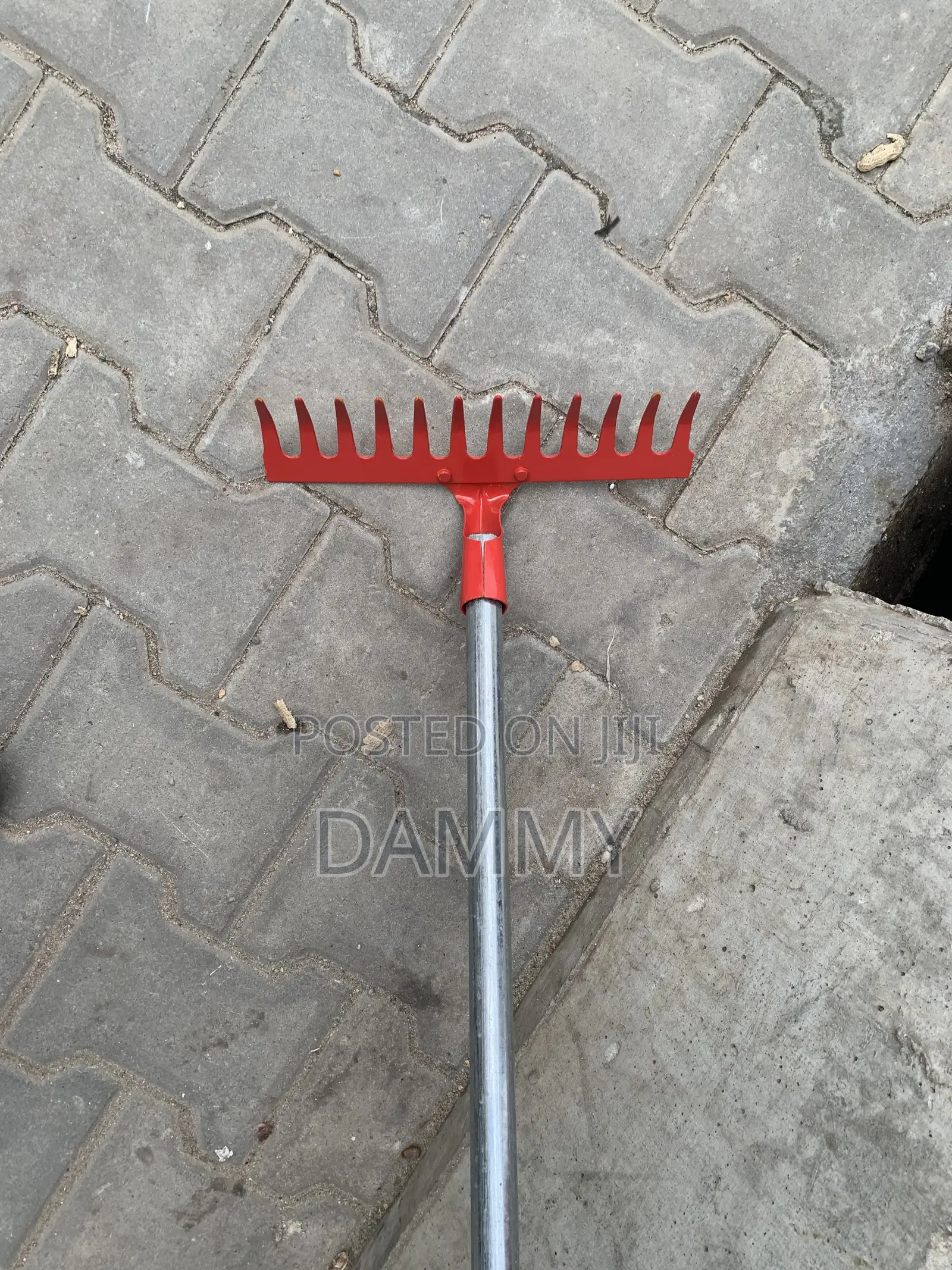 12-Tooth Metal Garden Rake