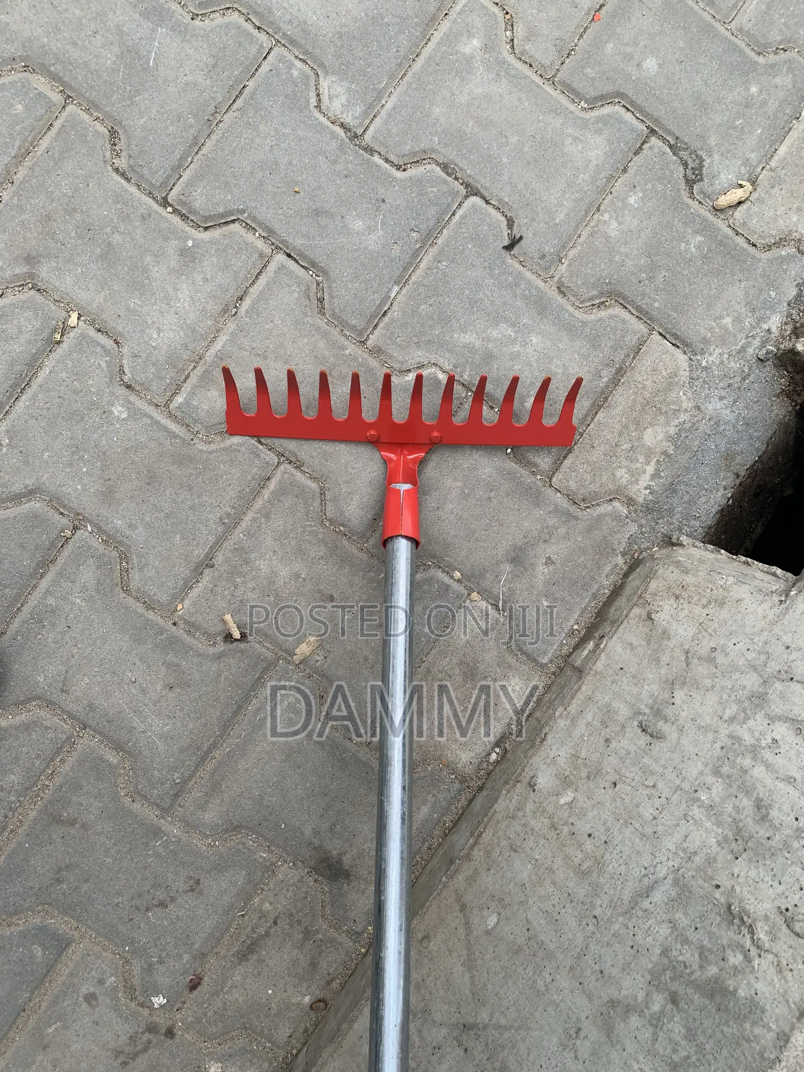 12-Tooth Metal Garden Rake