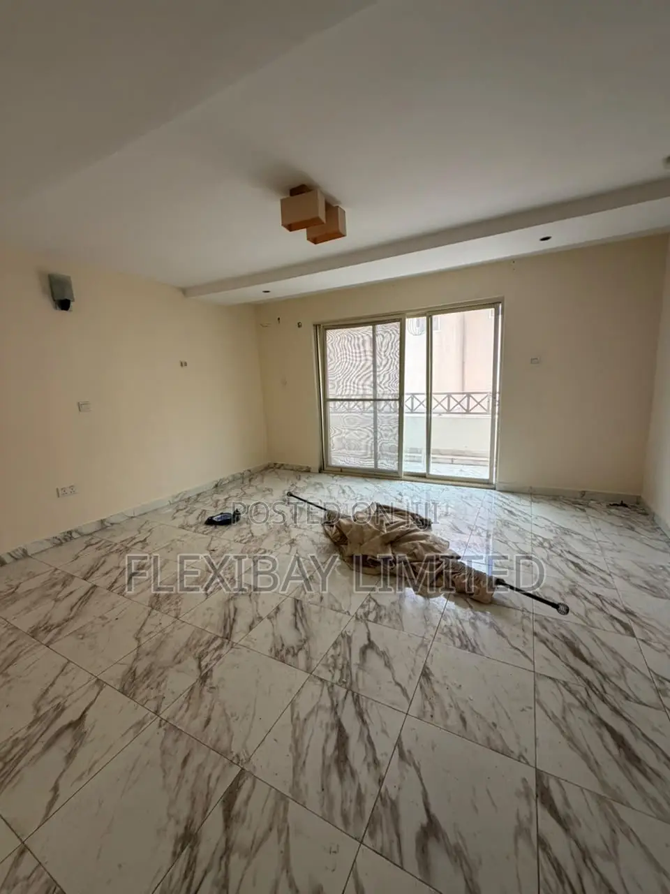 4bdrm Townhouse / Terrace in Agungi for rent