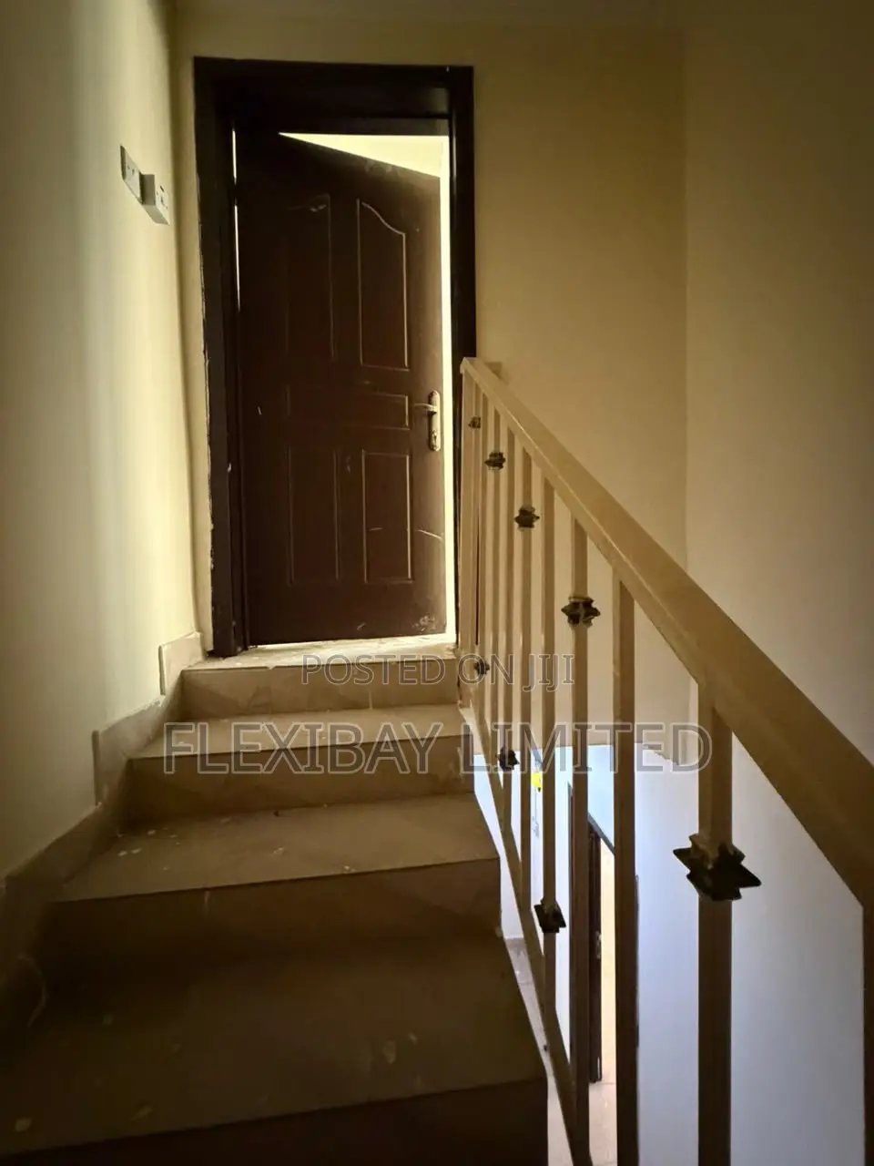 4bdrm Townhouse / Terrace in Agungi for rent