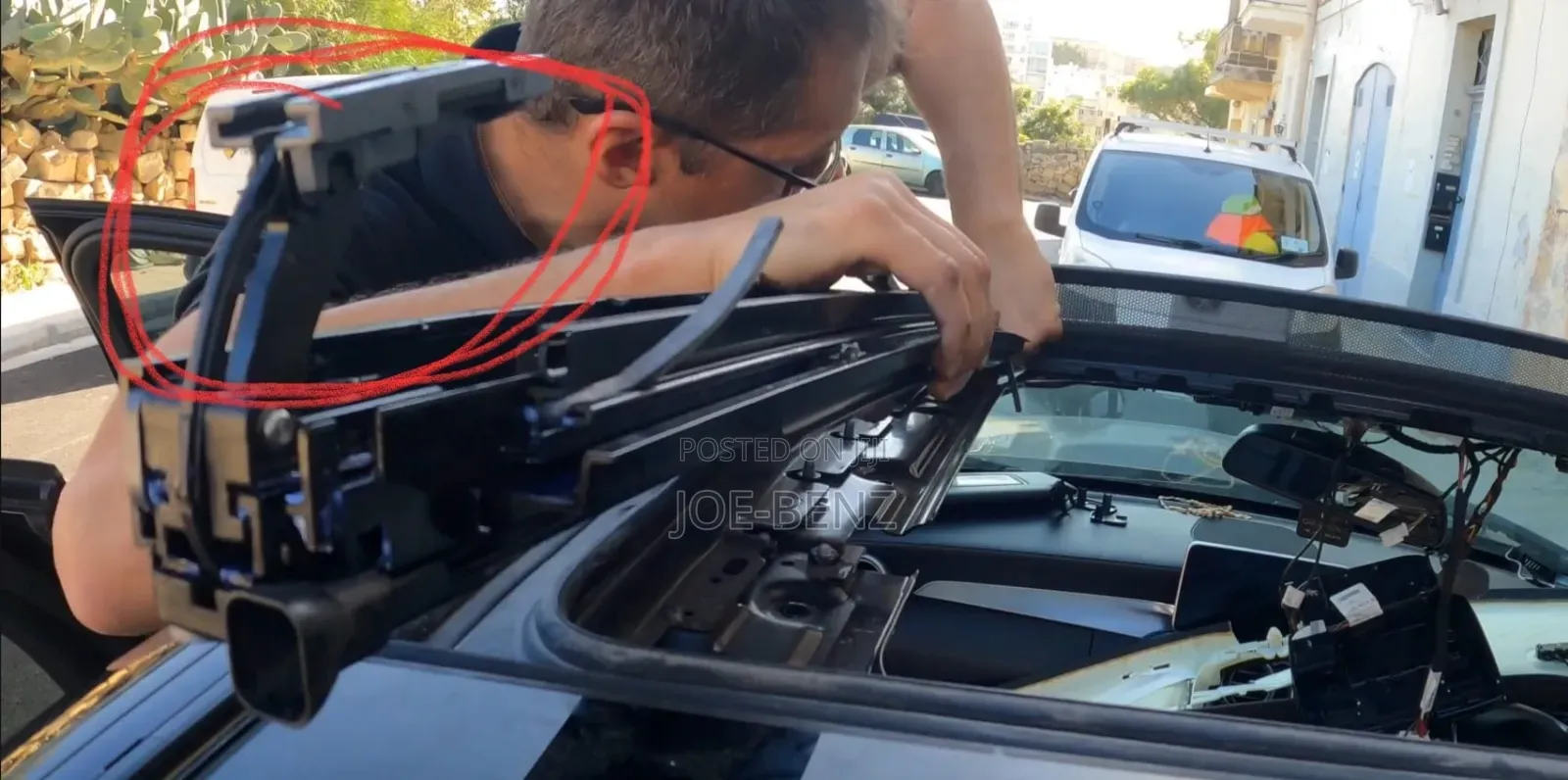 C300 2017 Roof Rail Mechanisms