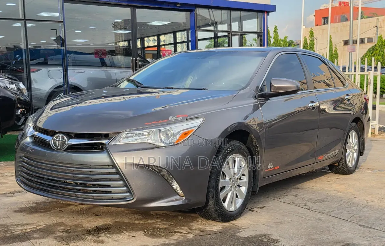 Toyota Camry 2016 Gray
