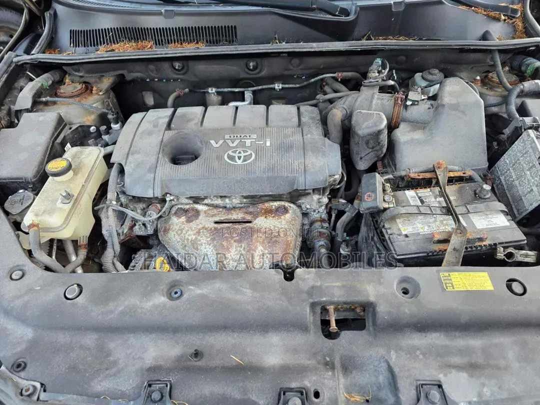 Toyota RAV4 2010 Gold
