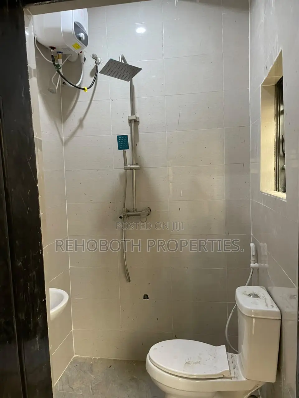 3bdrm Apartment in Ikolaba, Basorun for rent