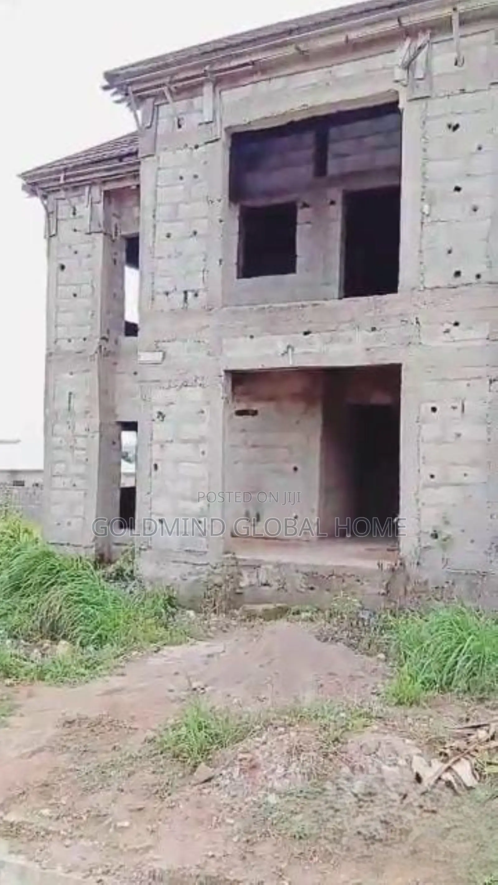 5bdrm Duplex in Lugbe District., FHA for sale