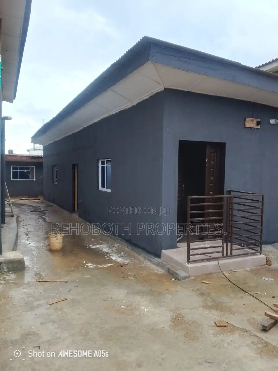 3bdrm Bungalow in Oluyole for rent