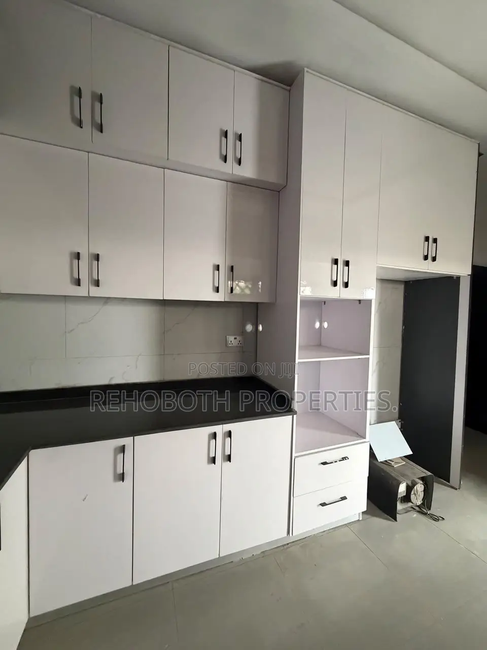 4bdrm Duplex in Alalubosa for rent