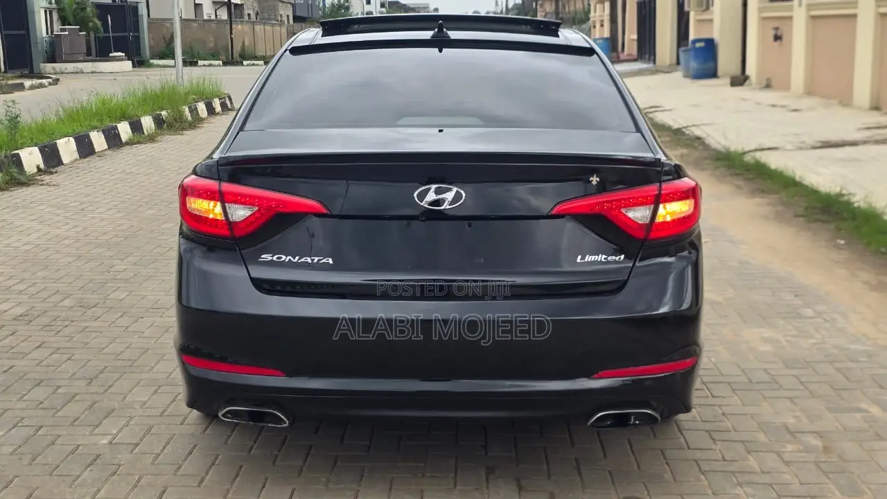 Hyundai Sonata SE 4dr Sedan (2.4L 4cyl 6A) 2015 Black
