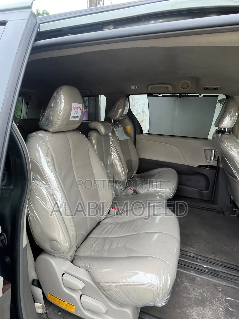 Toyota Sienna XLE 7-Passenger 4dr Minivan AWD (3.5L 6cyl 6A) 2014 Gray