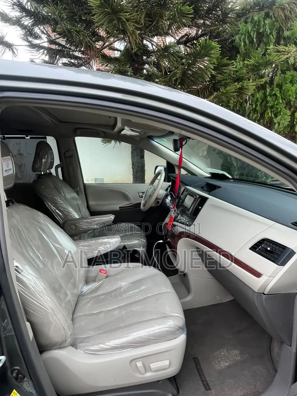 Toyota Sienna XLE 7-Passenger 4dr Minivan AWD (3.5L 6cyl 6A) 2014 Gray
