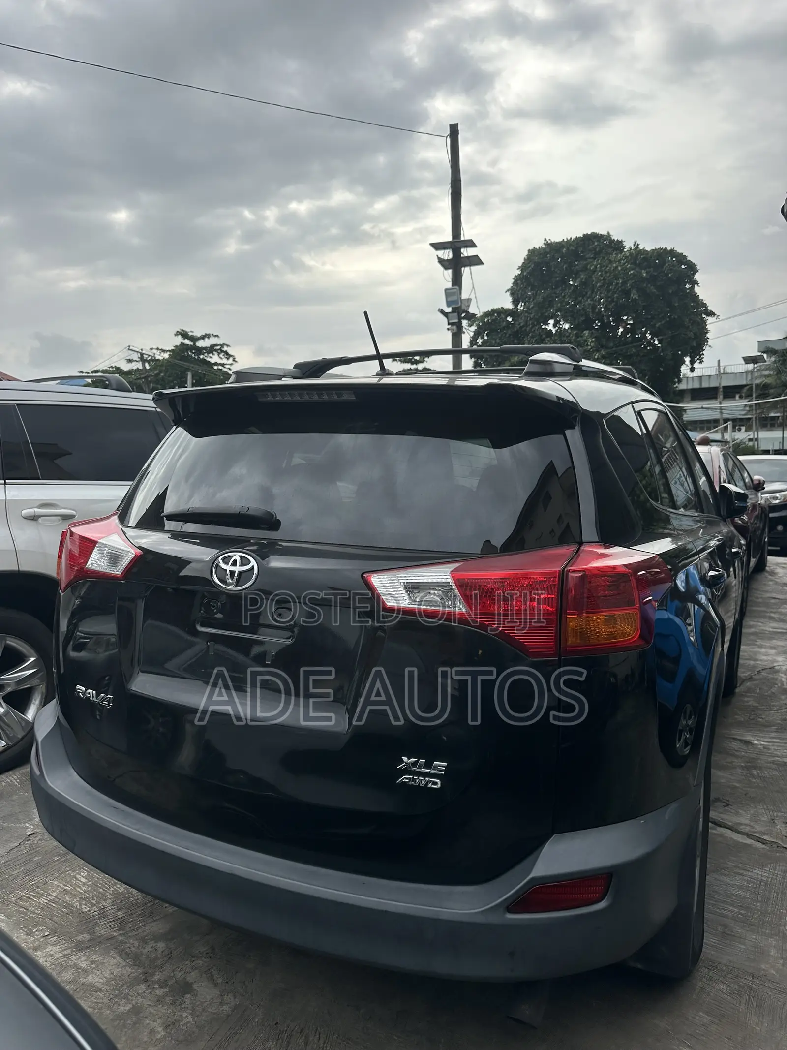 Toyota RAV4 XLE AWD (2.5L 4cyl 6A) 2013 Black