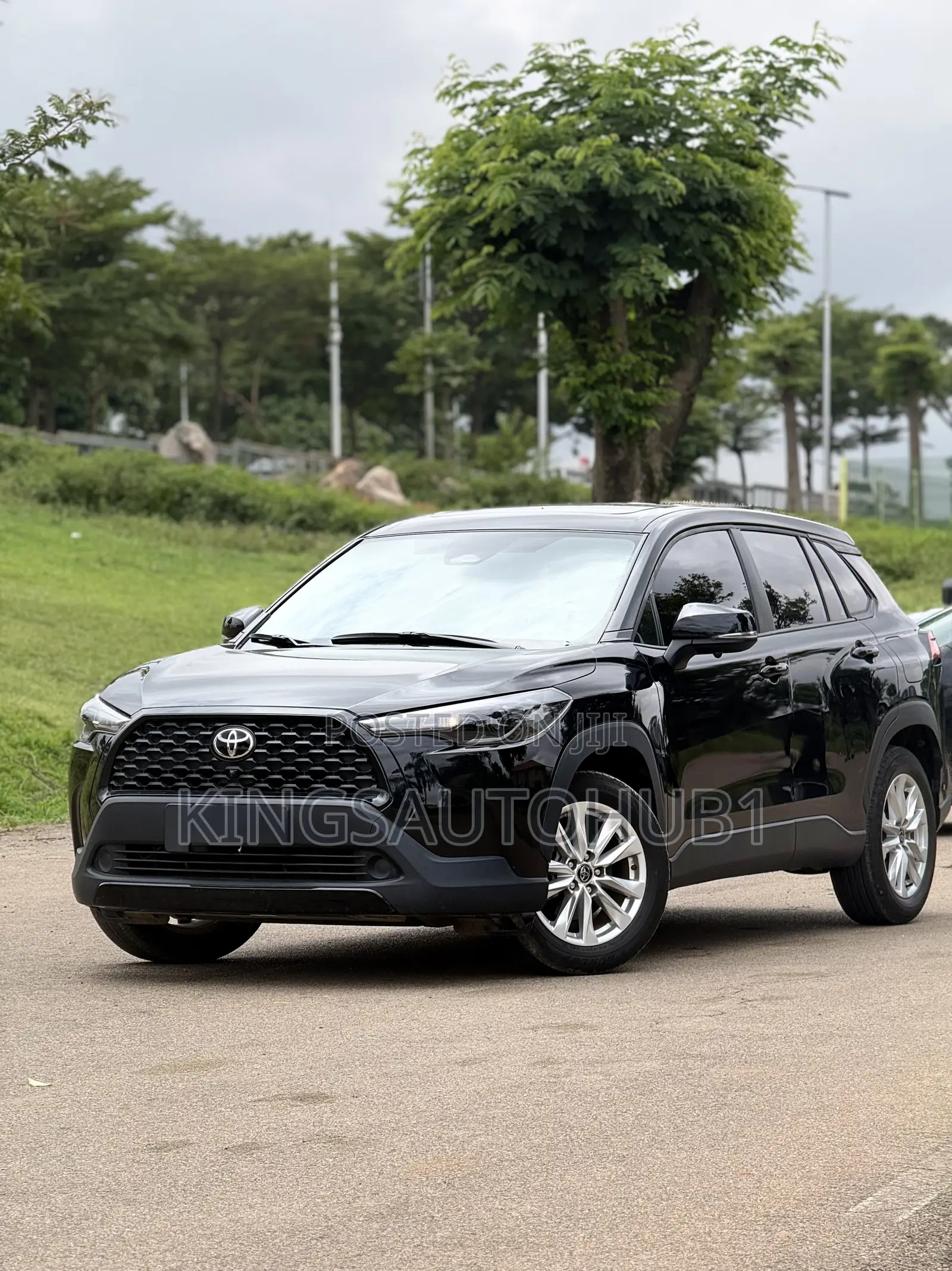 Toyota Corolla Cross XLE 2025 Black