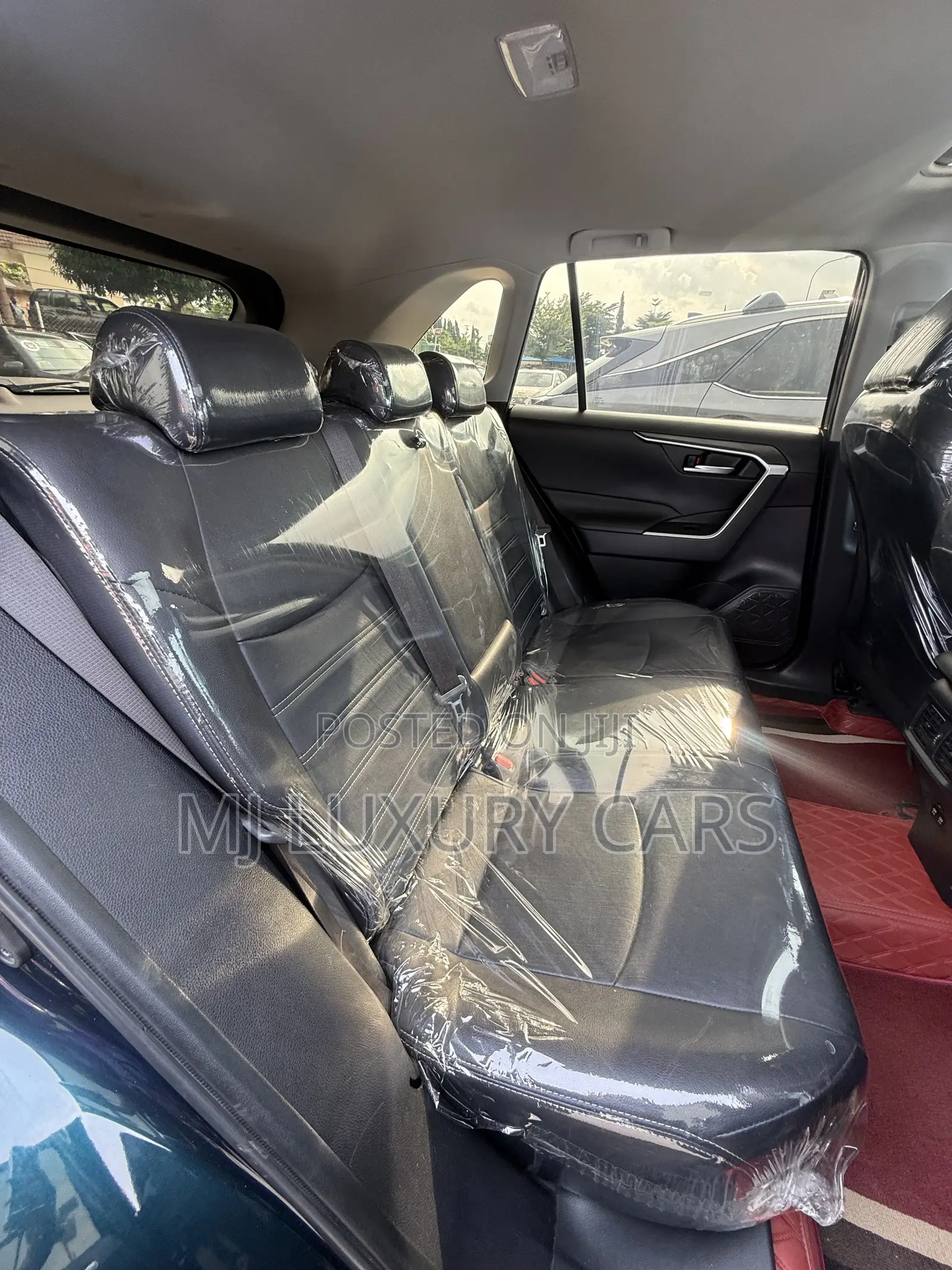 Toyota RAV4 XLE Premium 2021 Blue