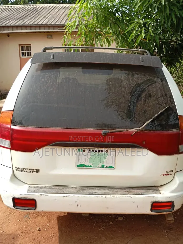 Mitsubishi Montero 2003 White