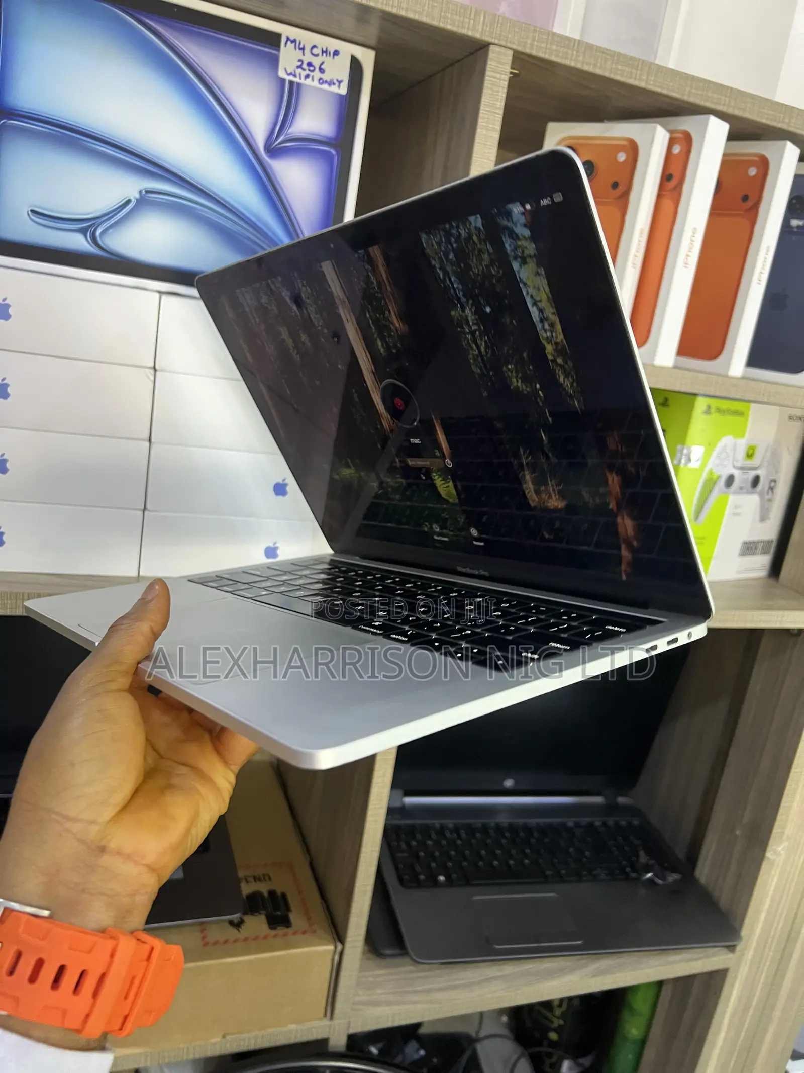 Laptop Apple MacBook Pro 2018 8GB Intel Core i5 SSD 256GB
