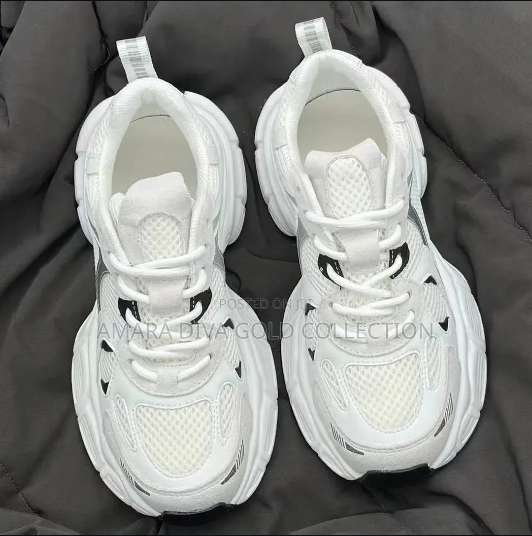 High Quality Brand New Sneakers