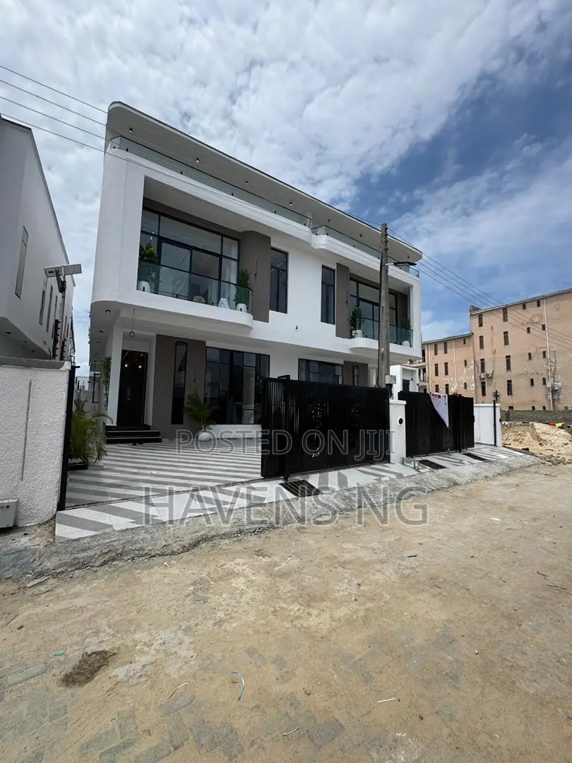 4bdrm Duplex in Ikota for sale