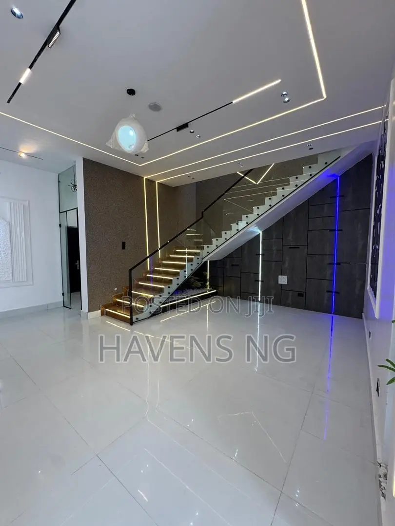 4bdrm Duplex in Ikota for sale