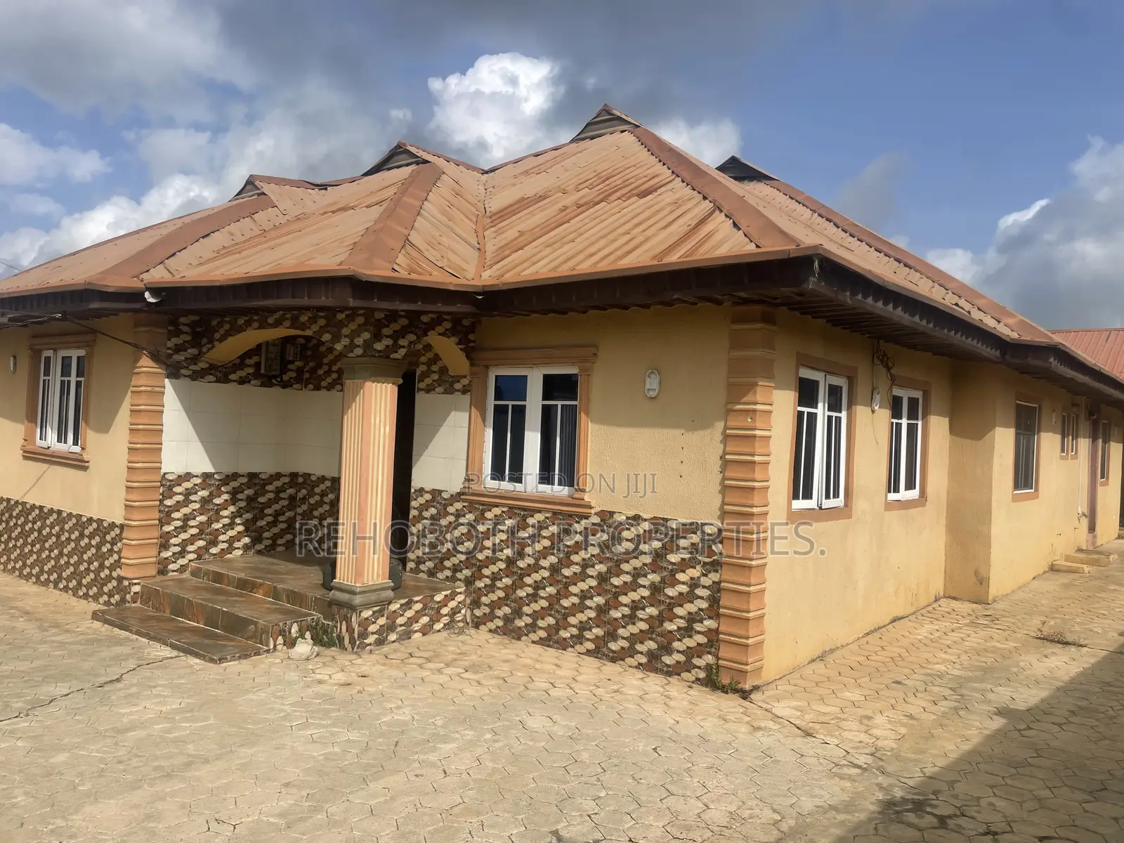 2bdrm Bungalow in Owo Agbara, Odo Ona for rent