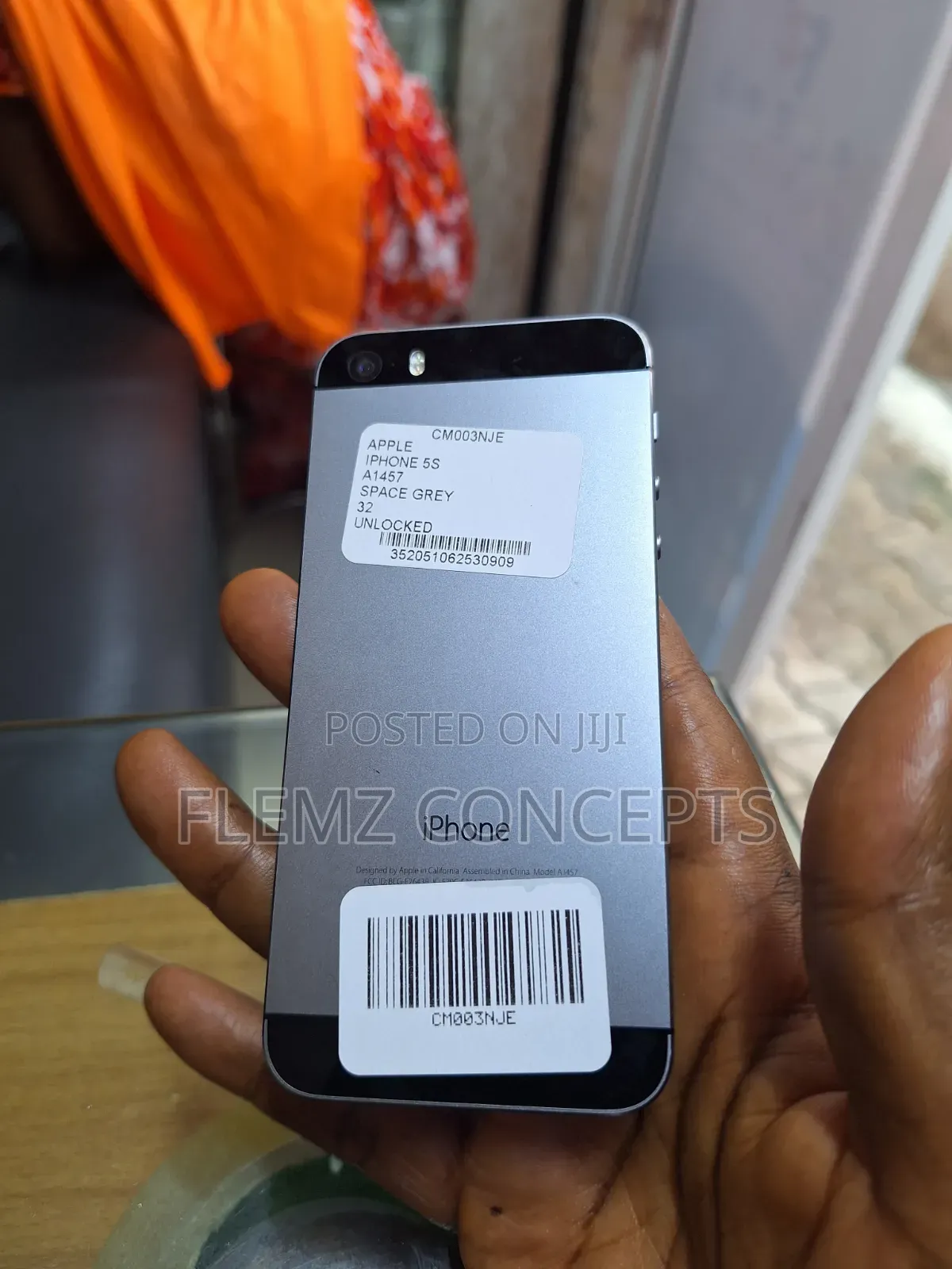 Apple iPhone 5s 32 GB Gray