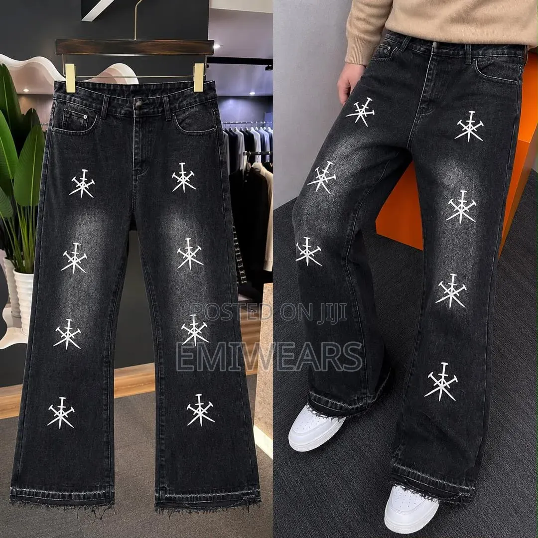 Flack Ripped Flared Jeans With Zipper Chain Detail – Wide Leg Denim