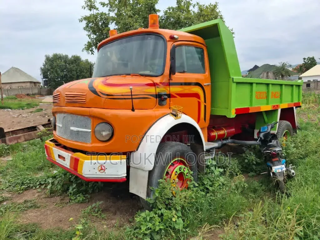 Mercedes-Benz 2003 Orange 