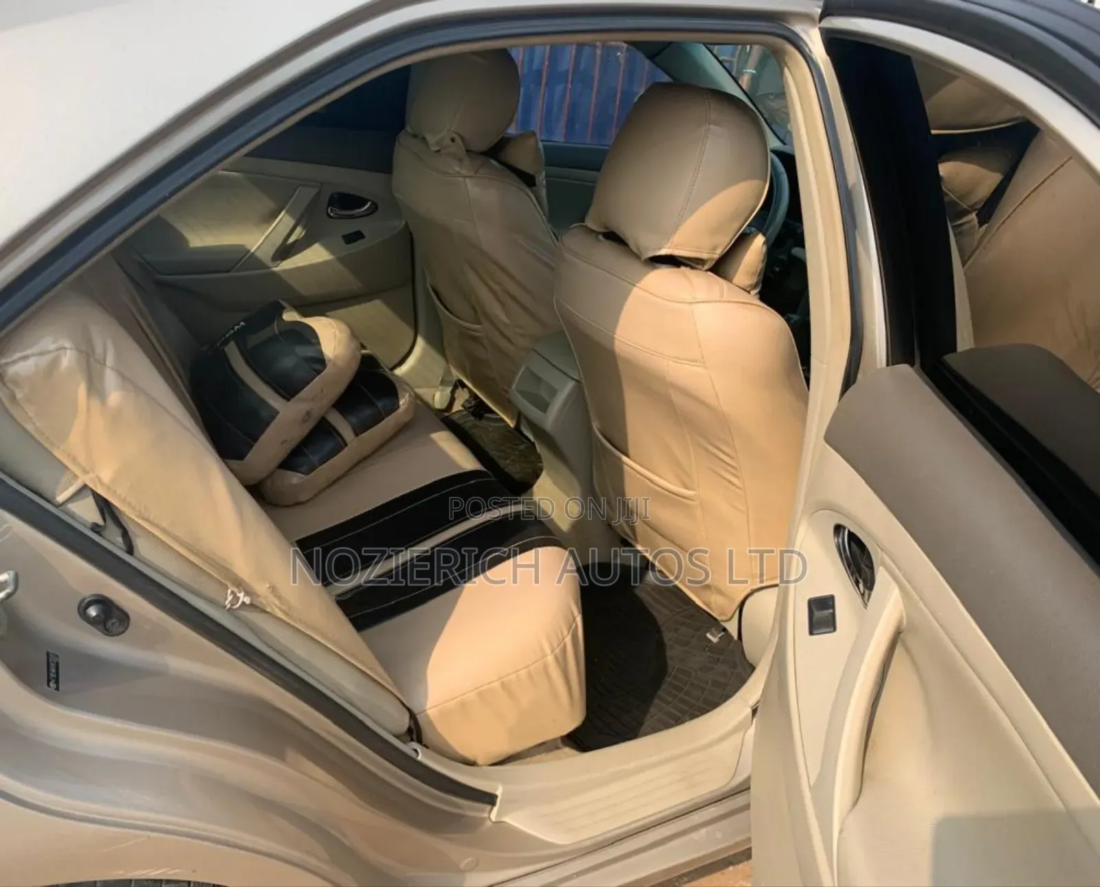 Toyota Camry LE 4dr Sedan (2.4L 4cyl 5A) 2009 Gold