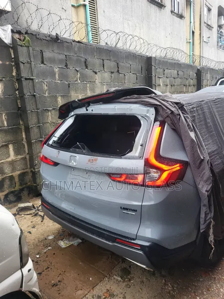 2025 Honda CRV Back Glass Available Installed at Chimatex