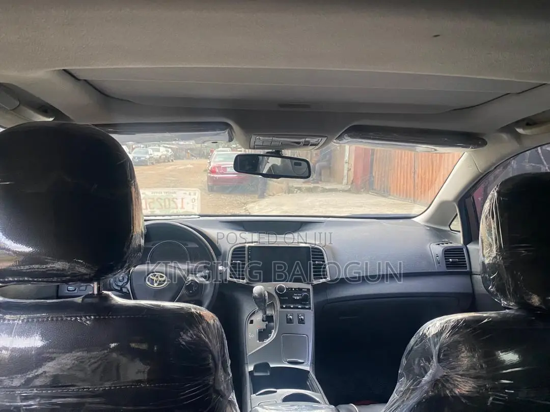 Toyota Venza LE 2014 Gold