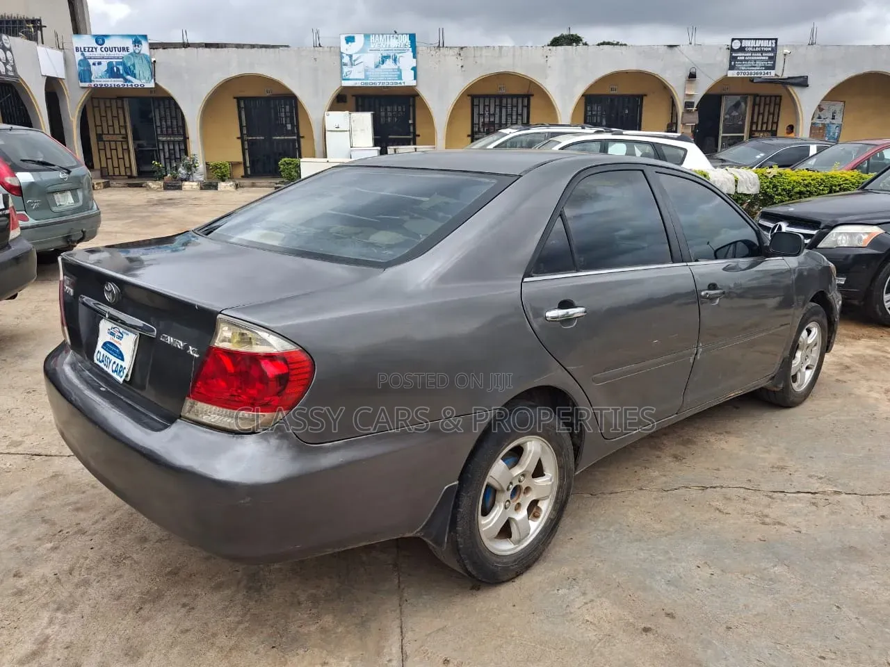 Toyota Camry LE 4dr Sedan (2.4L 4cyl 5A) 2005 Gray