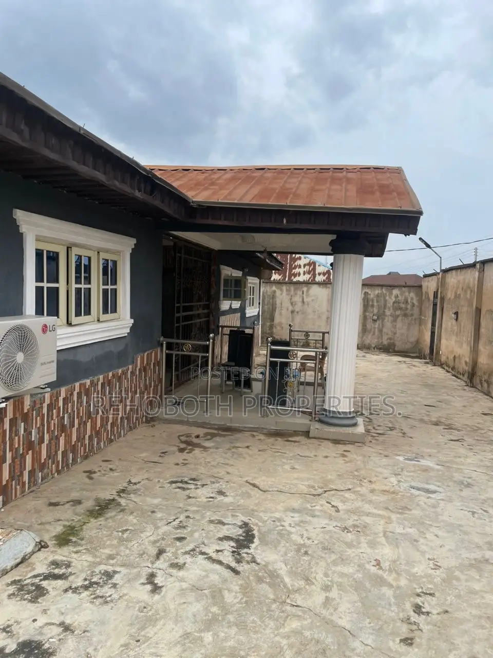 4bdrm Bungalow in Oke Ibukun, Akala Express for rent