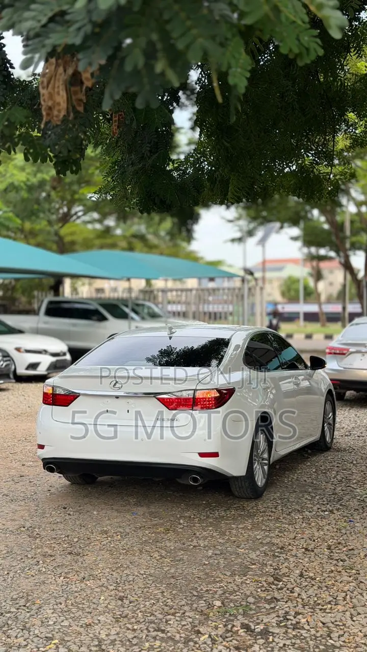 Lexus ES 350 FWD 2016 White