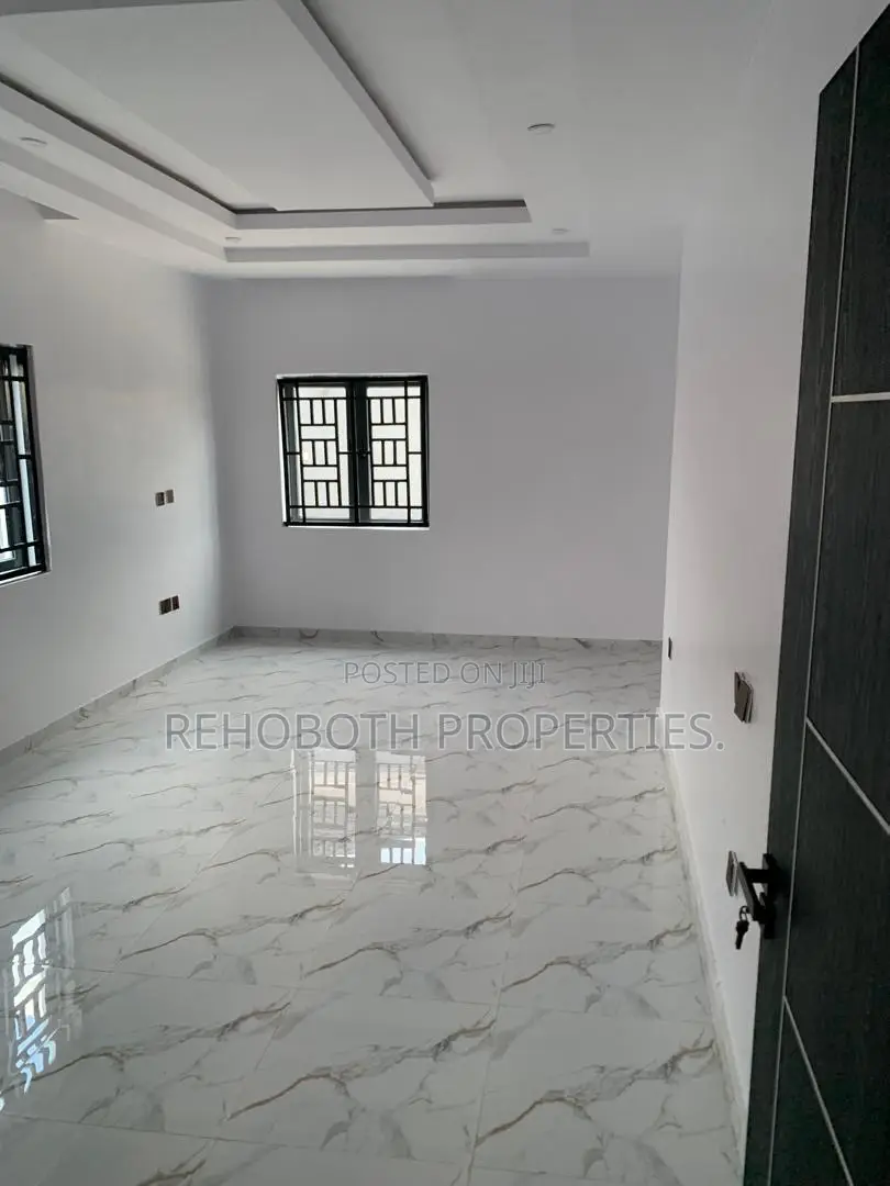 3bdrm Bungalow in Prime Estate Elebu, Akala Express for rent