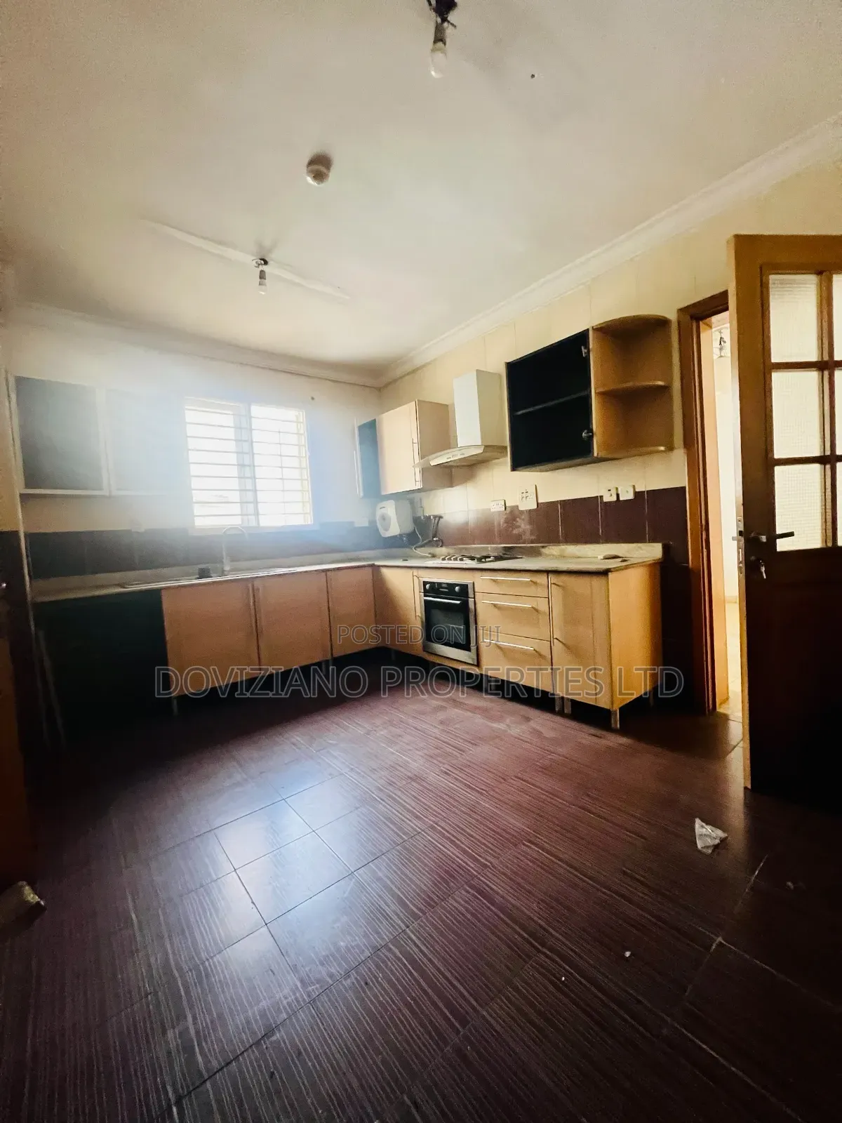 3bdrm Apartment in Lekki Phase 1 for rent