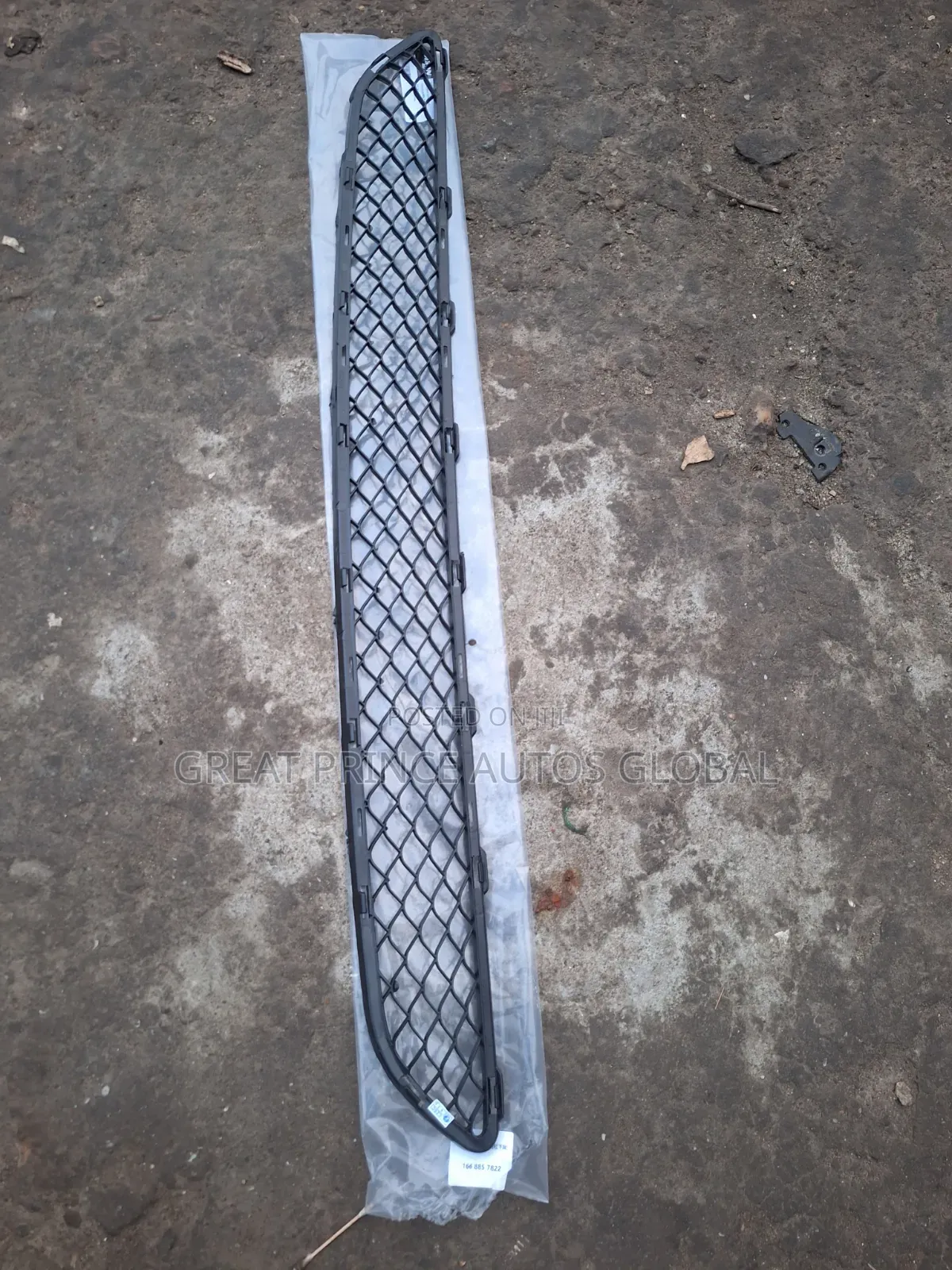 Front Bumper Down Grill GLE166
